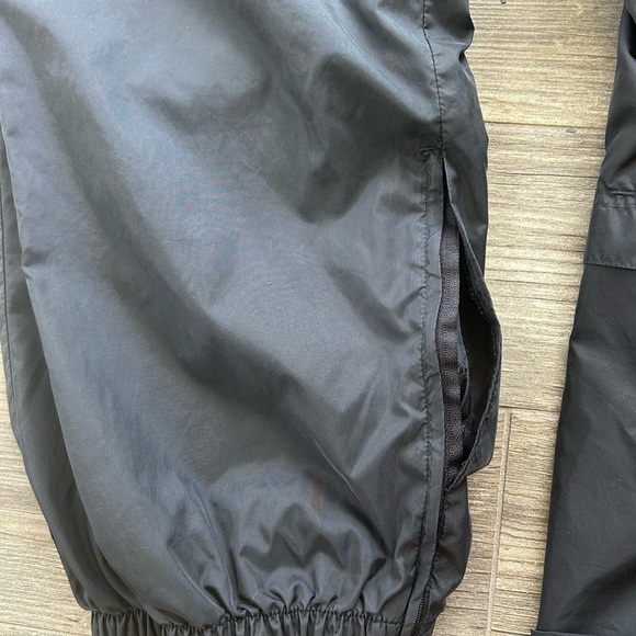 Men’s Adidas warm up suit - Picture 9 of 11